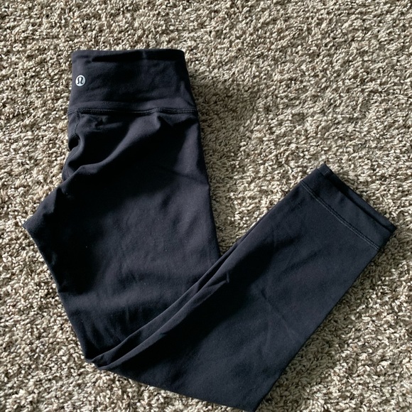 Lululemon Wunder Under cropped black leggings 2 - Picture 2 of 5